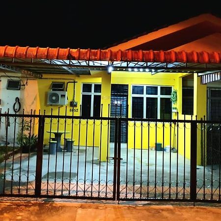 Linda Homestay Wangsa Mewangi Gua Musang Luaran gambar